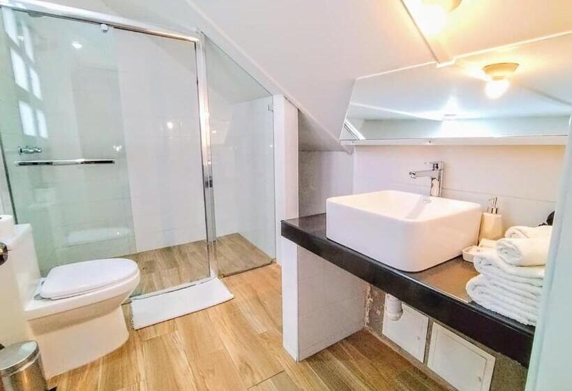إستوديو قياسى سرير كينج, Posada San Blas