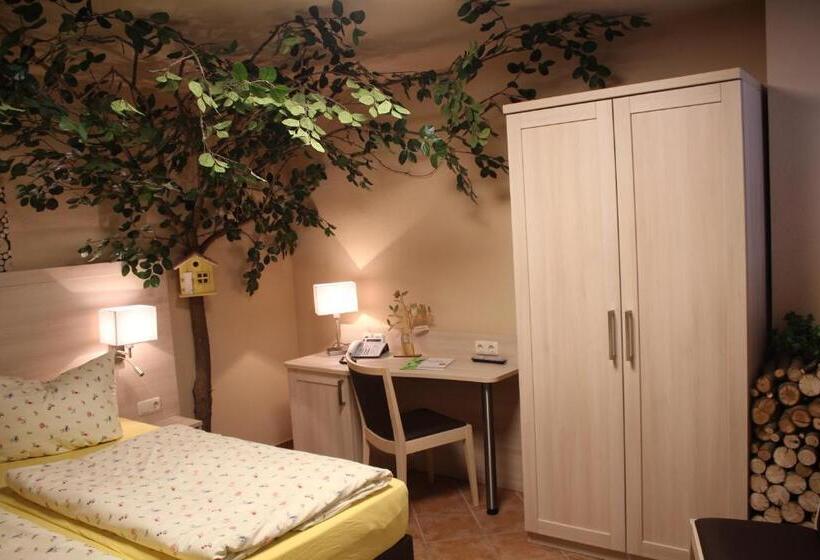Номер Комфорт, Digitales Event & Hochzeitshotel Zum Grünen Baum