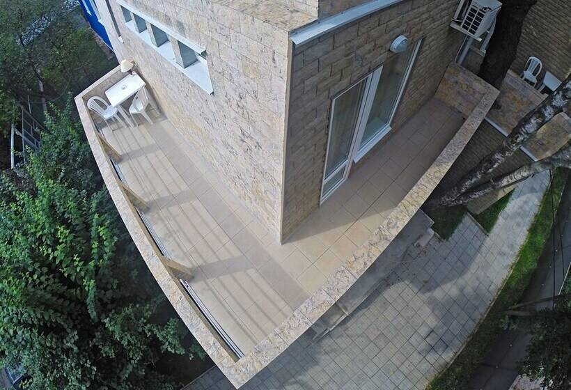 سوییت جونیور با بالکن, Guest House Miya Domodedovo