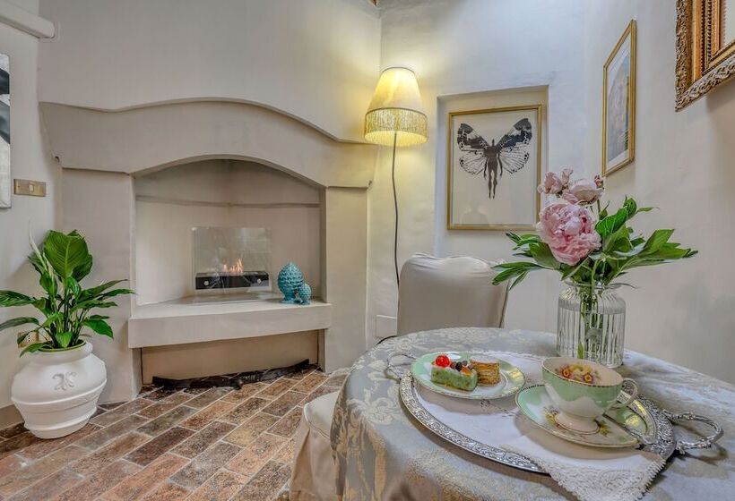 سوییت لوکس, B&b Dei Papi Boutique