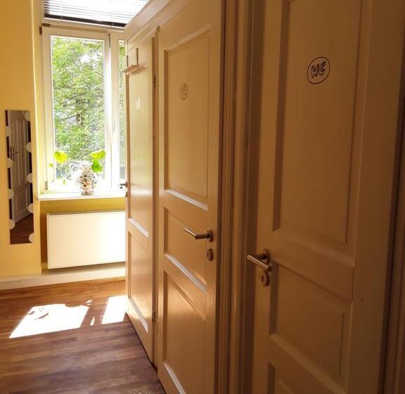 Кровать в Многоместном Номере с Общей Ванной, Casa Hostel Pirna