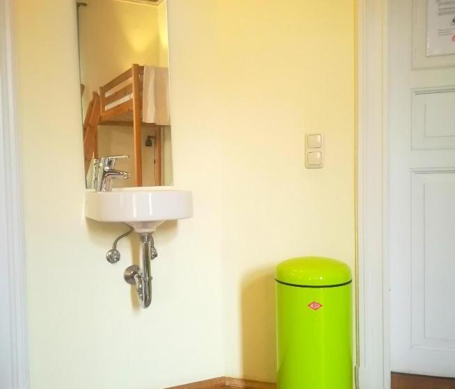 Кровать в Многоместном Номере с Общей Ванной, Casa Hostel Pirna