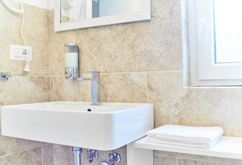 اتاق خانوادگی با چشم‌انداز دریا, Posea  Polignano Sea Suites