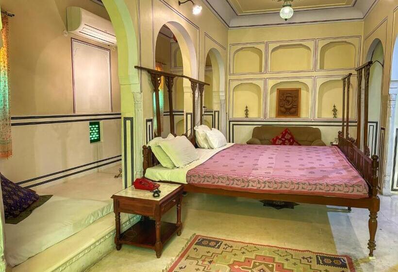 اتاق لوکس, Saba Haveli
