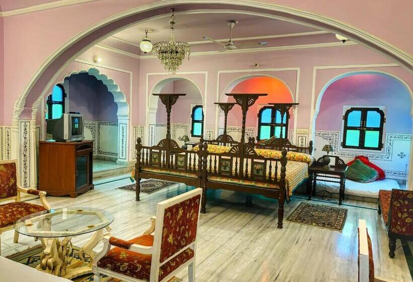 سوییت, Saba Haveli