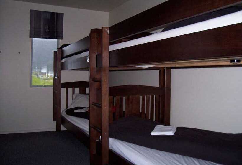 Кровать в Общей Комнате, Tombstone Motel, Lodge & Backpackers