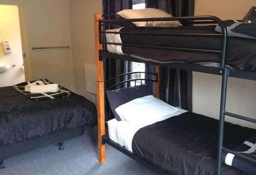 Семейный Номер, Tombstone Motel, Lodge & Backpackers