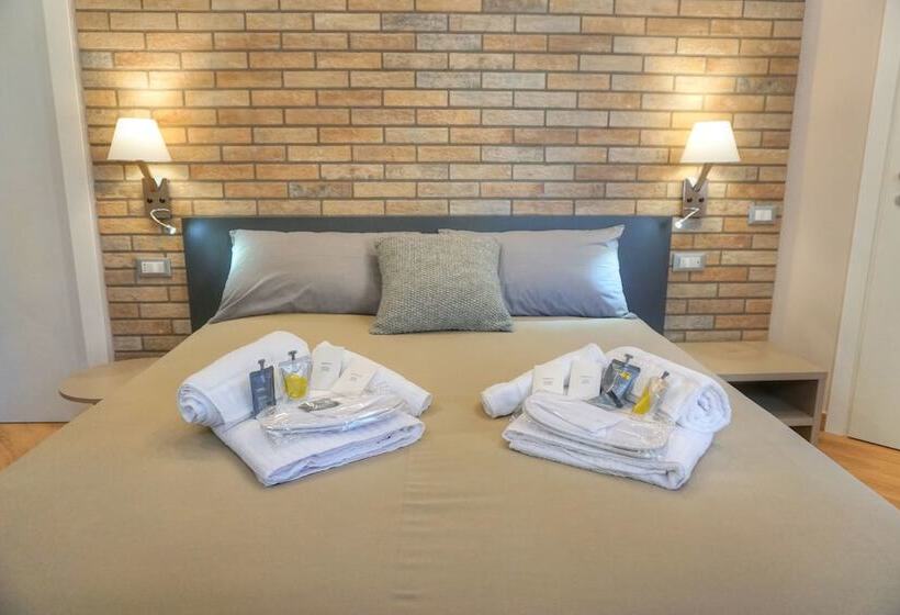 اتاق لوکس, Little Rock Guest House