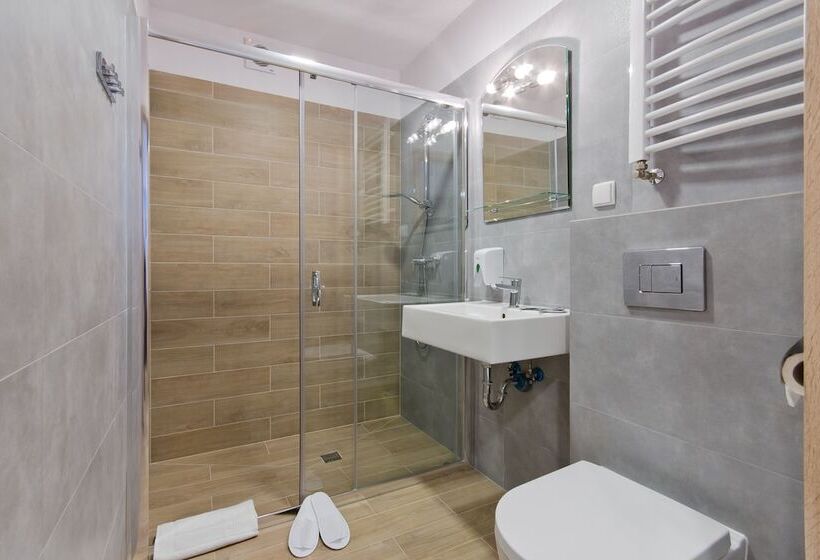 Студия Стандарт, B&b Molo