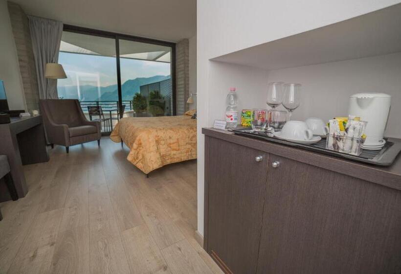 Suite with lake view, B&b Vista Lago