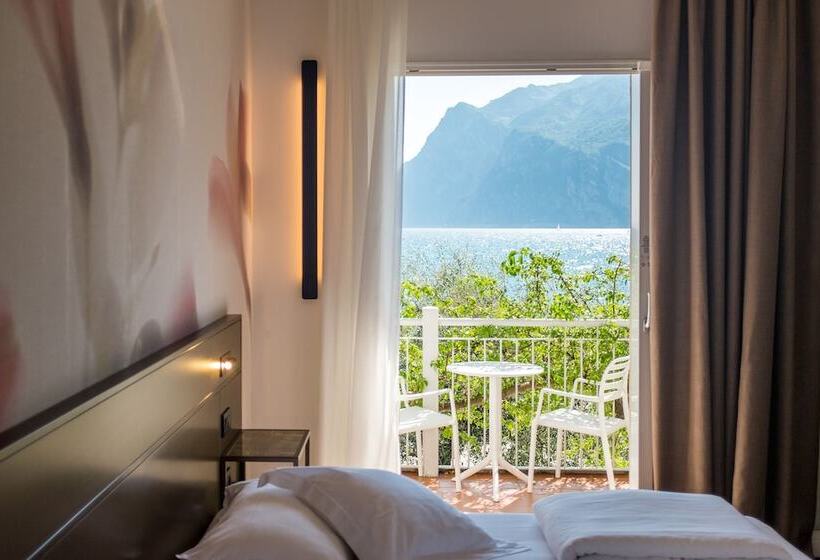 Quarto Estandar Vista Lago, Baia Azzurra   Lake Front