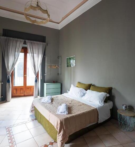 اتاق استاندارد سه نفره, Terrazza Santa Chiara