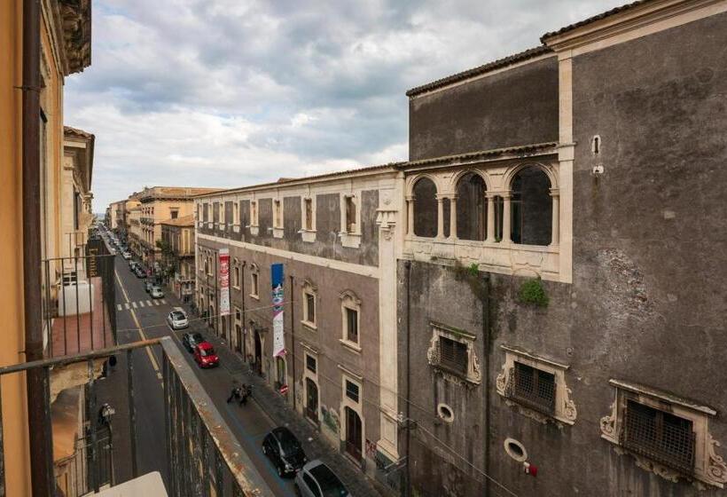 اتاق استاندارد سه نفره, Terrazza Santa Chiara