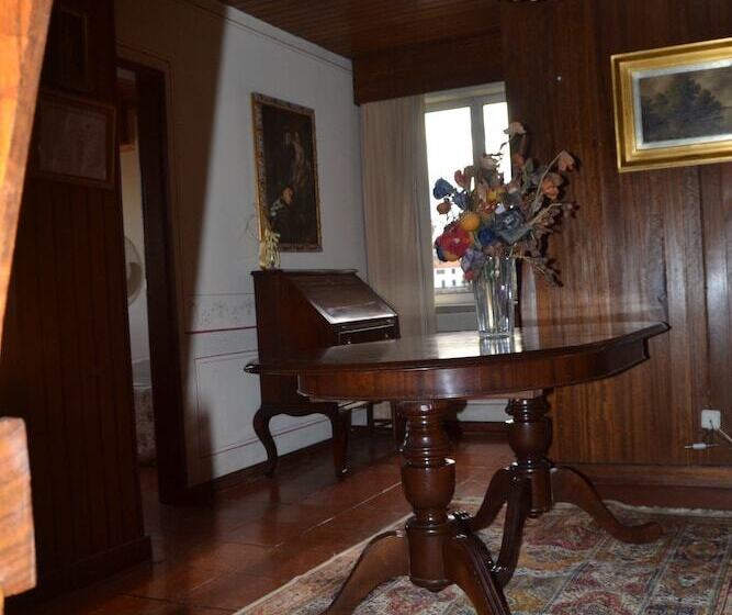 1 Bedroom Penthouse Apartment, Casal São João Cottages