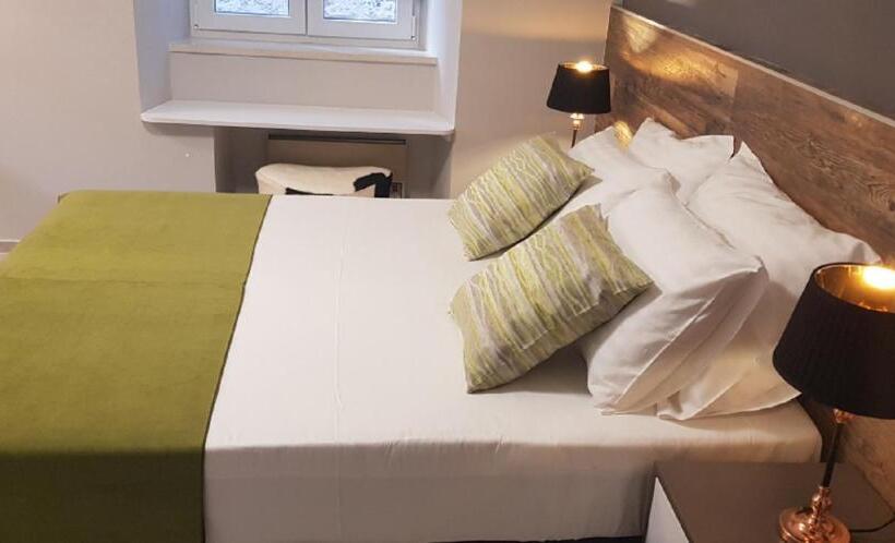 스탠다드 스튜디오, Apartments Giron