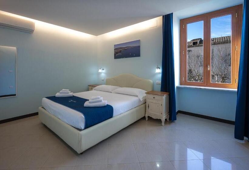 豪华三人间, Sorrento Coast Relais