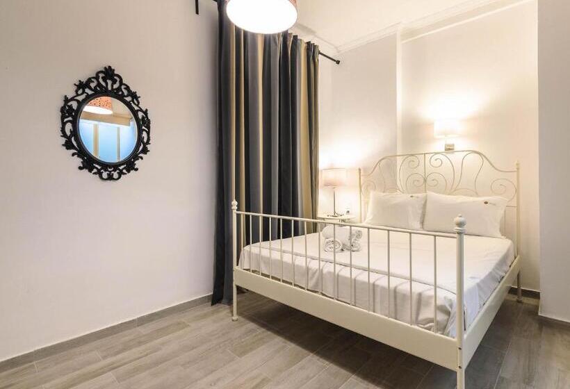 إستديو قياسى مزود بشرفة, Denise Studios And Apartments