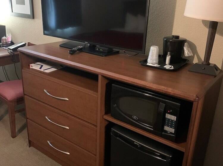 Люкс Повышенной Комфортности, Americinn By Wyndham Roseau