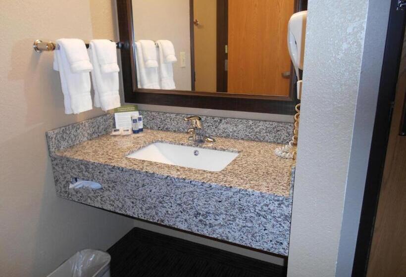 Люкс Deluxe Кровать Кинг, Americinn By Wyndham Bay City