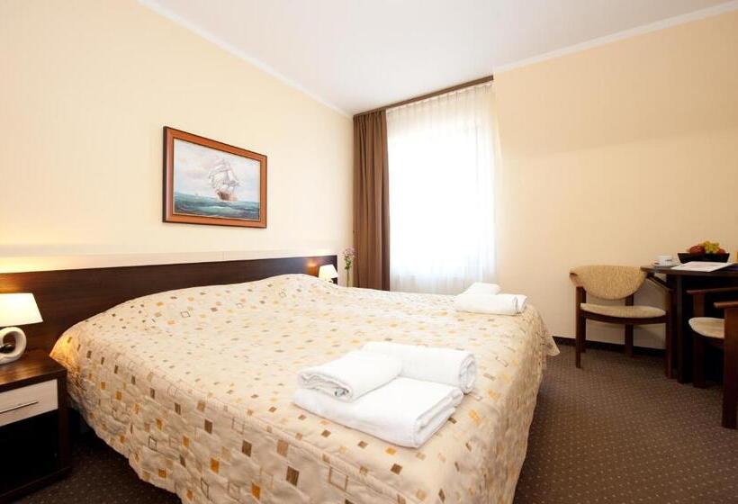 اتاق استاندارد, Puchacz  Spa