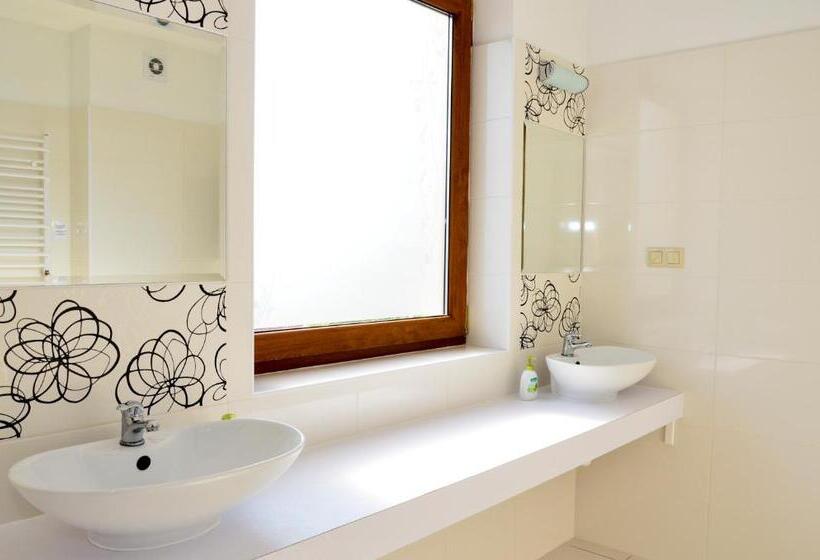استودیوی لوکس, Puchacz  Spa