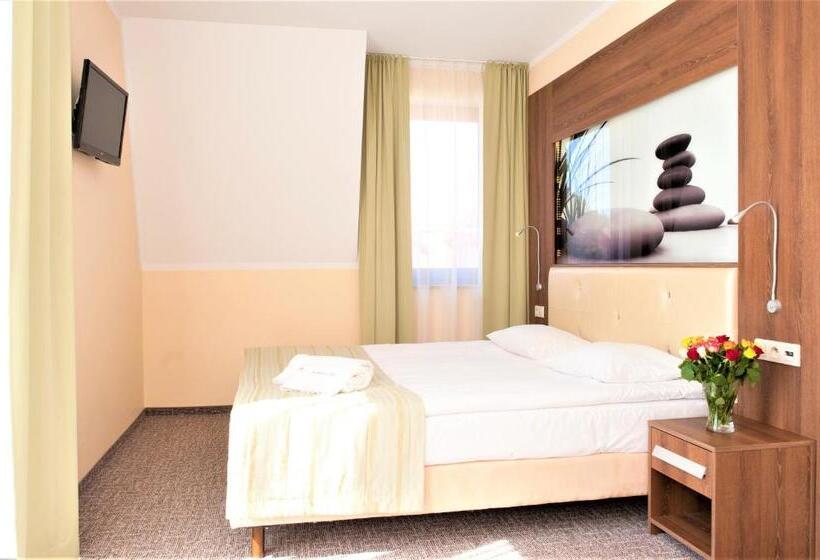 استودیوی لوکس, Puchacz  Spa