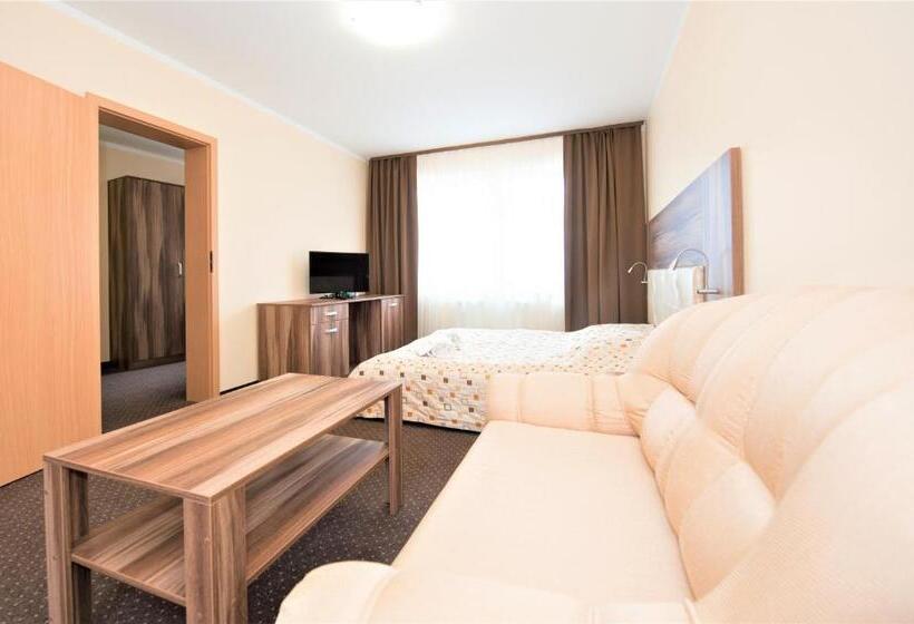 استودیوی استاندارد, Puchacz  Spa
