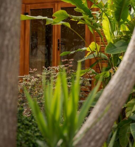ویلای استاندارد با چشم‌انداز باغ, Madeira Surf Lodge
