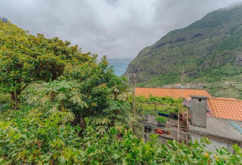 Quarto Estandar, Madeira Surf Lodge