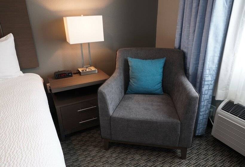 Номер Deluxe, Brookstone Inn & Suites