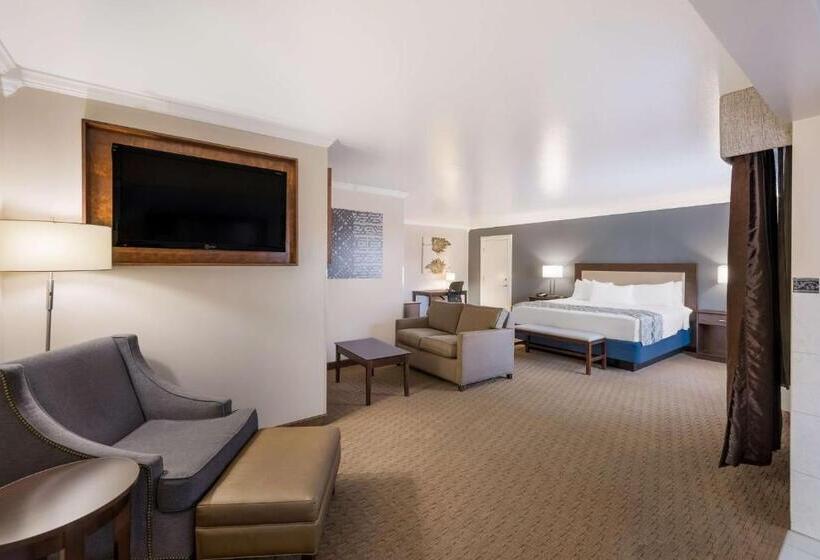 מיטת קינג בסוויטה, Best Western Mountain View Inn