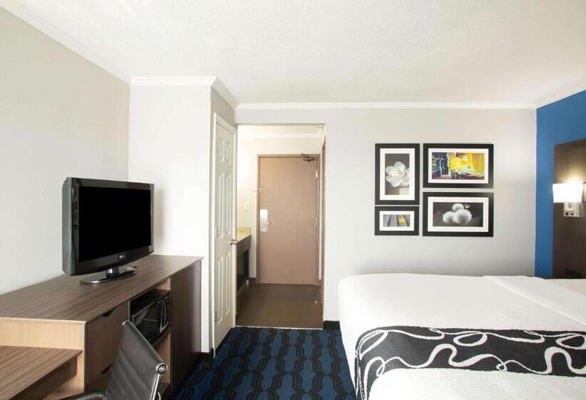 Номер Deluxe Кровать Кинг, La Quinta Inn By Wyndham St. Louis Hazelwood  Airport North