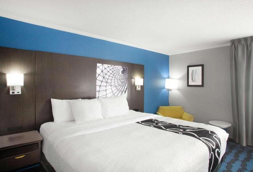 Номер Стандарт Кровать Кинг Адаптированный для Инвалидов, La Quinta Inn By Wyndham St. Louis Hazelwood  Airport North