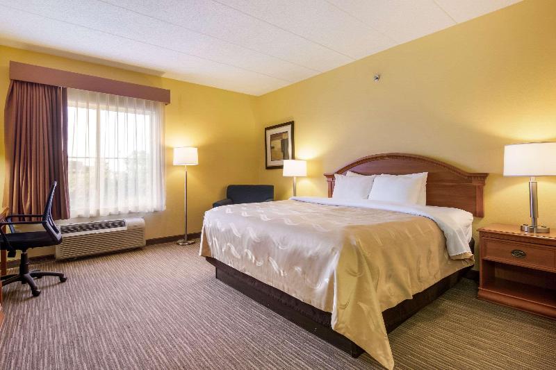 اتاق استاندارد با تخت بزرگ, Quality Inn & Suites Cvg Airport