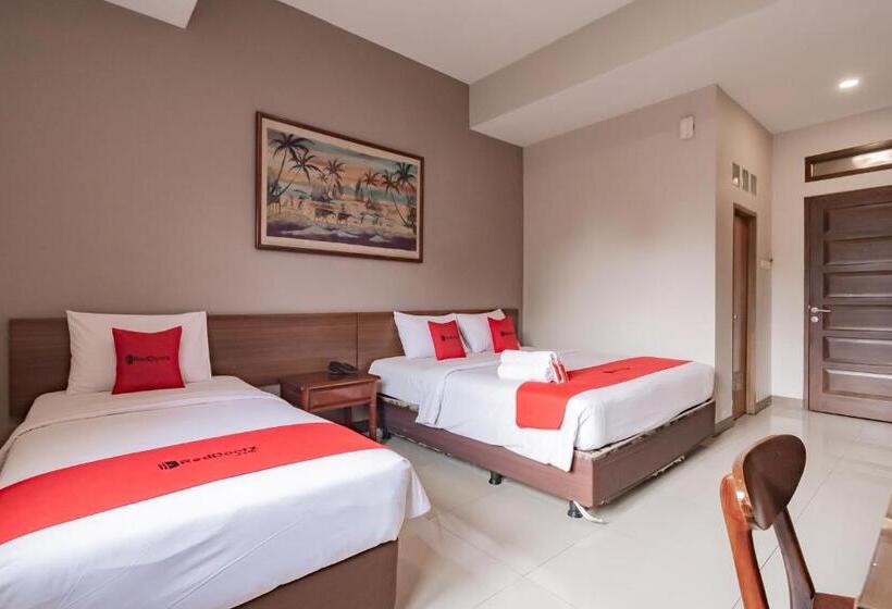 Семейный Номер, Reddoorz Near Simpang Dago 2