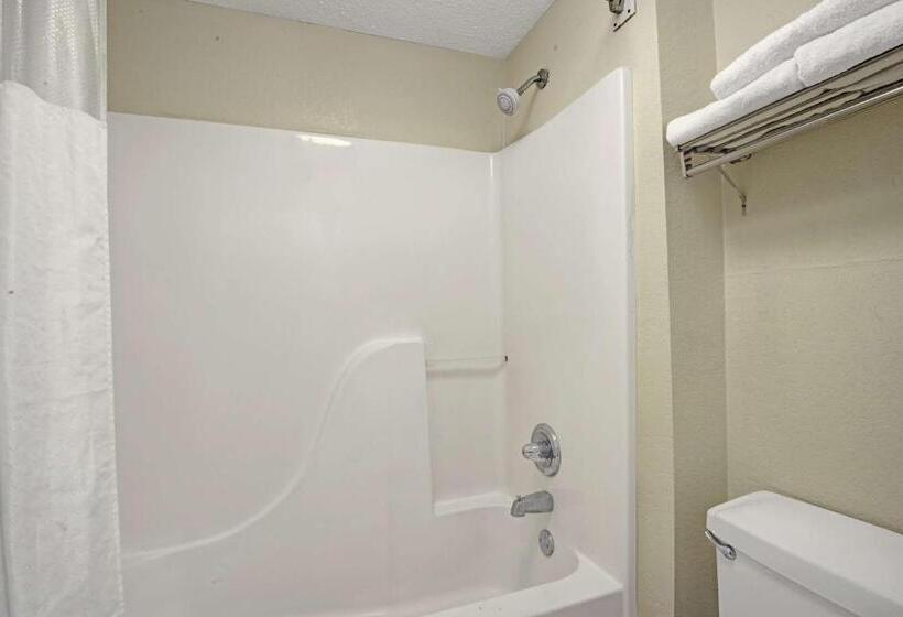 Стандартный Номер Кровать Кинг, Travelodge By Wyndham Montgomery East