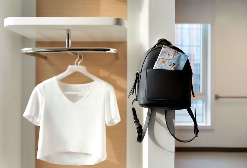 Premium Room, Yotel Amsterdam