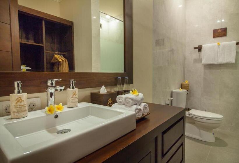스위트 킹사이즈 침대, The Mudru Resort By Pramana Villas