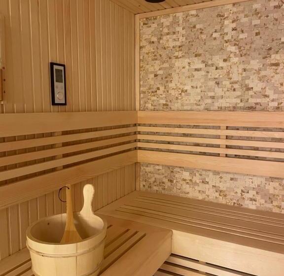 스위트 킹사이즈 침대, Masseria Torre Rossa