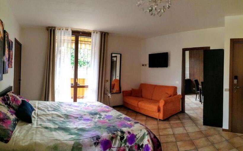 Номер Стандарт с Балконом, Foresteria Sirio