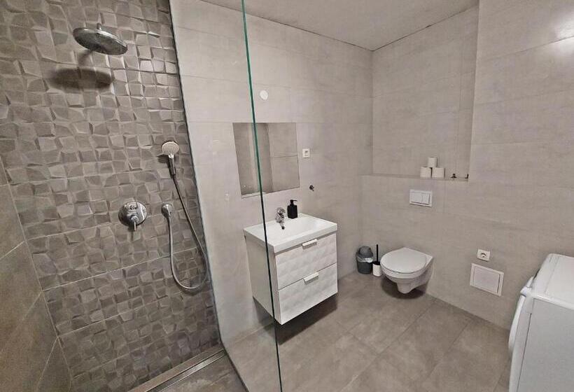 آپارتمان 1 خوابه, Deluxe Tivoli Suites