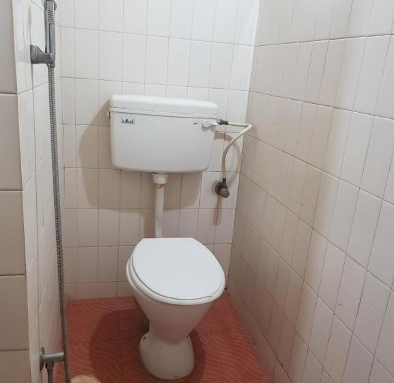 غرفة إقتصادية, Sri Kumara Lodge
