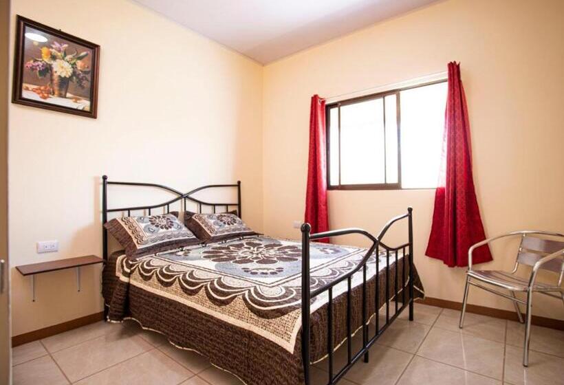 غرفة ديلوكس, Flor De Katty Hostel Airport