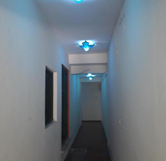 استودیوی استاندارد, Bea Rooms And Studios