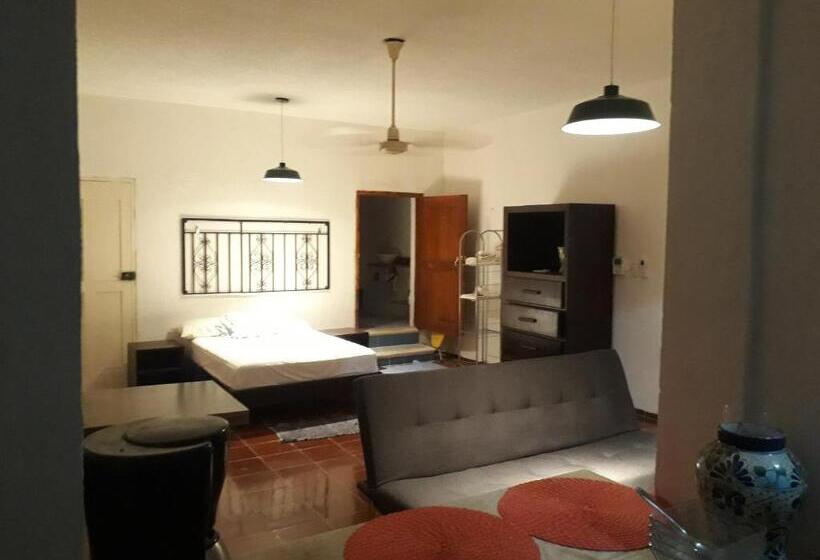 اتاق راحتی سه تخته, Bea Rooms And Studios