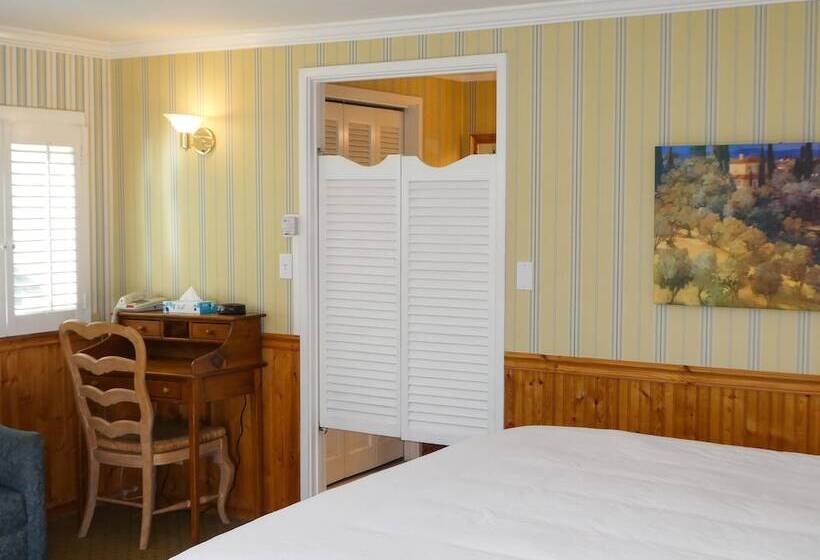 Номер Стандарт, Carmel Fireplace Inn