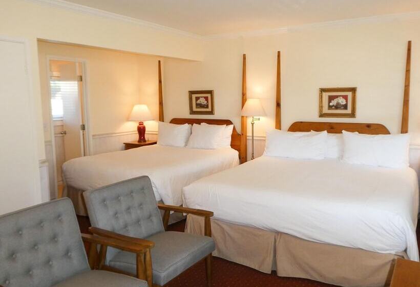 Номер Стандарт, Carmel Fireplace Inn