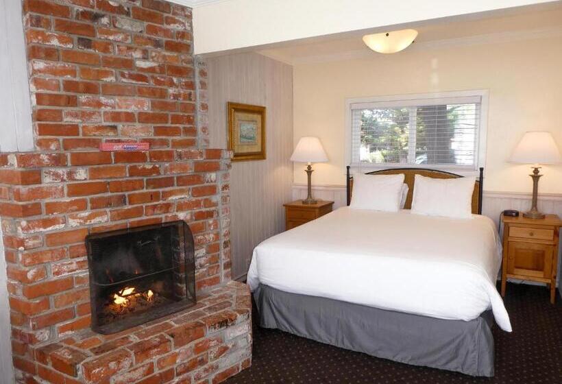 Номер Стандарт, Carmel Fireplace Inn