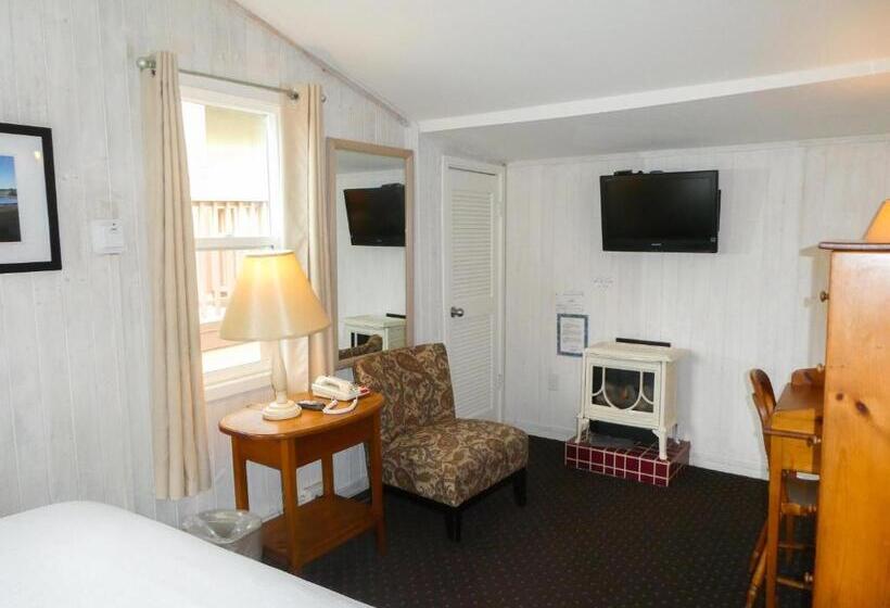 Номер Стандарт, Carmel Fireplace Inn