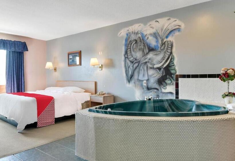 Люкс с гидромассажем, Casa Loma Economy Inn